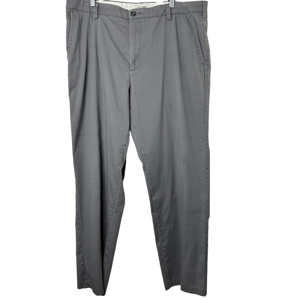 Dockers Classic Fit Flat Front Gray Slacks Men's 40x32